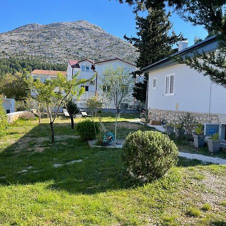 Holiday Home Lola - Large Outdoor Area Starigrad Exterior photo