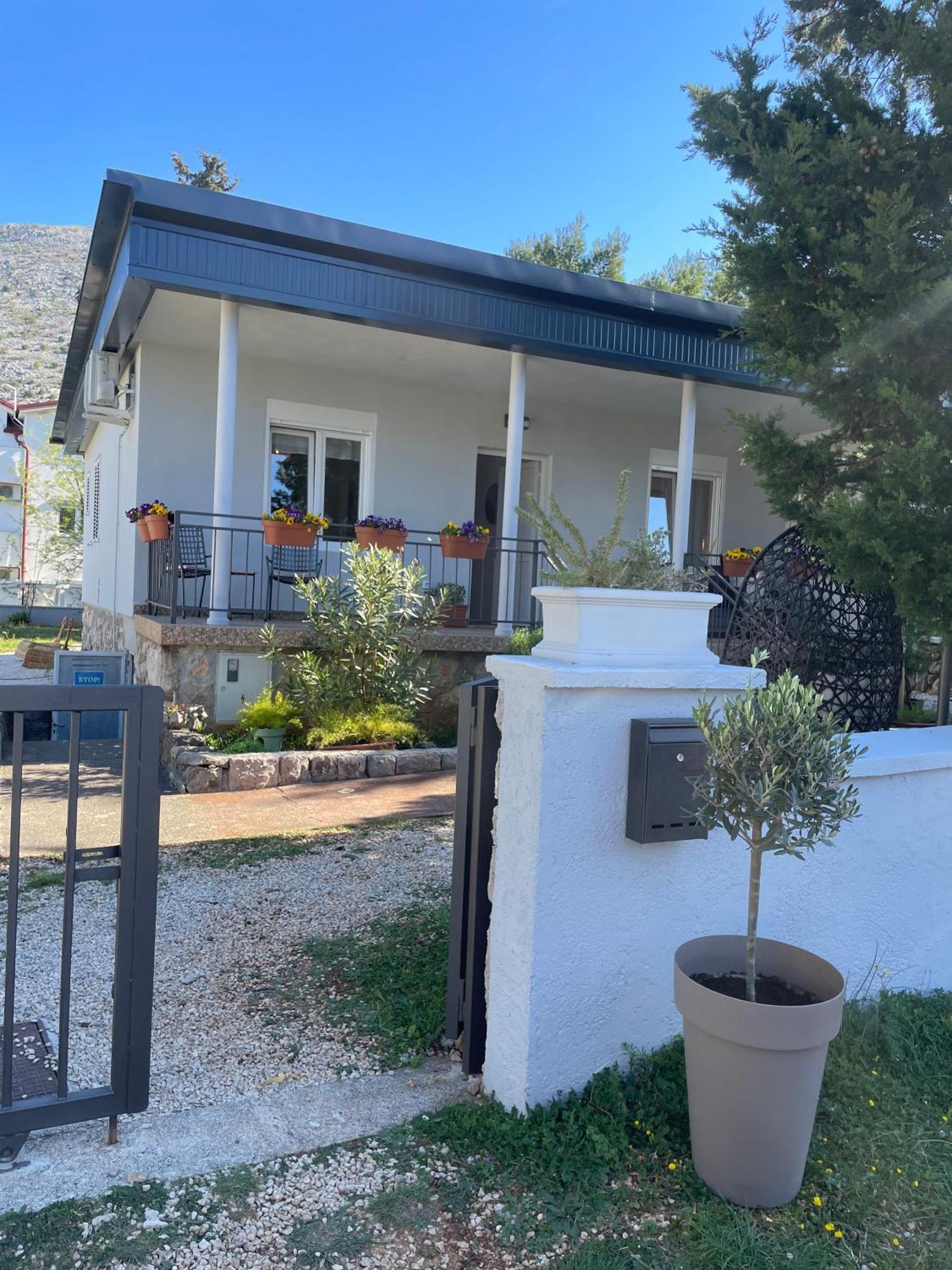 Holiday Home Lola - Large Outdoor Area Starigrad Exterior photo